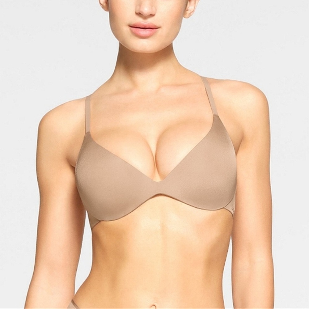 SKIMS Wireless Form Super Push Up Bra